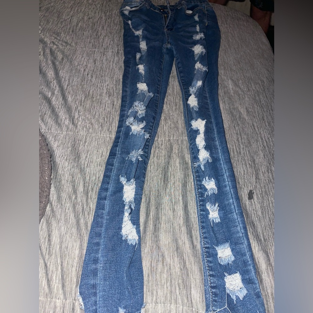 Ripped skinny blue jeans